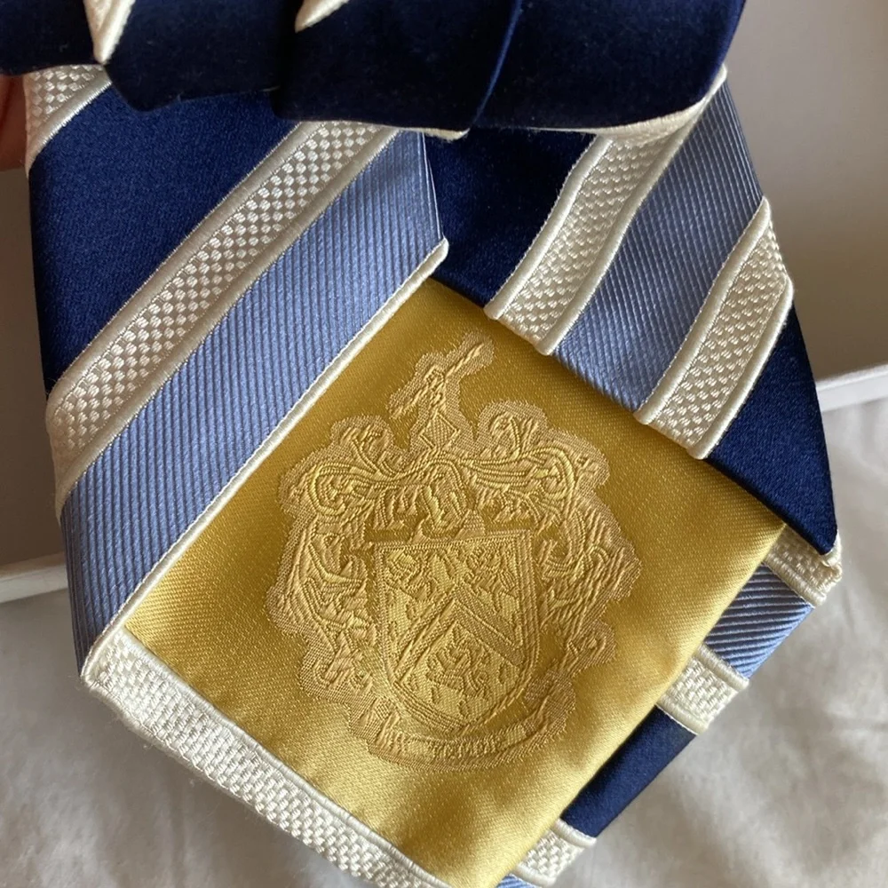 Donald J. Trump Elegant Navy and Cream Striped Men's Tie - Picture 3 of 5